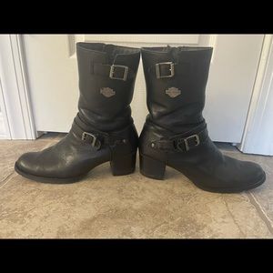 Ladies leather Harley boots.   Size 9